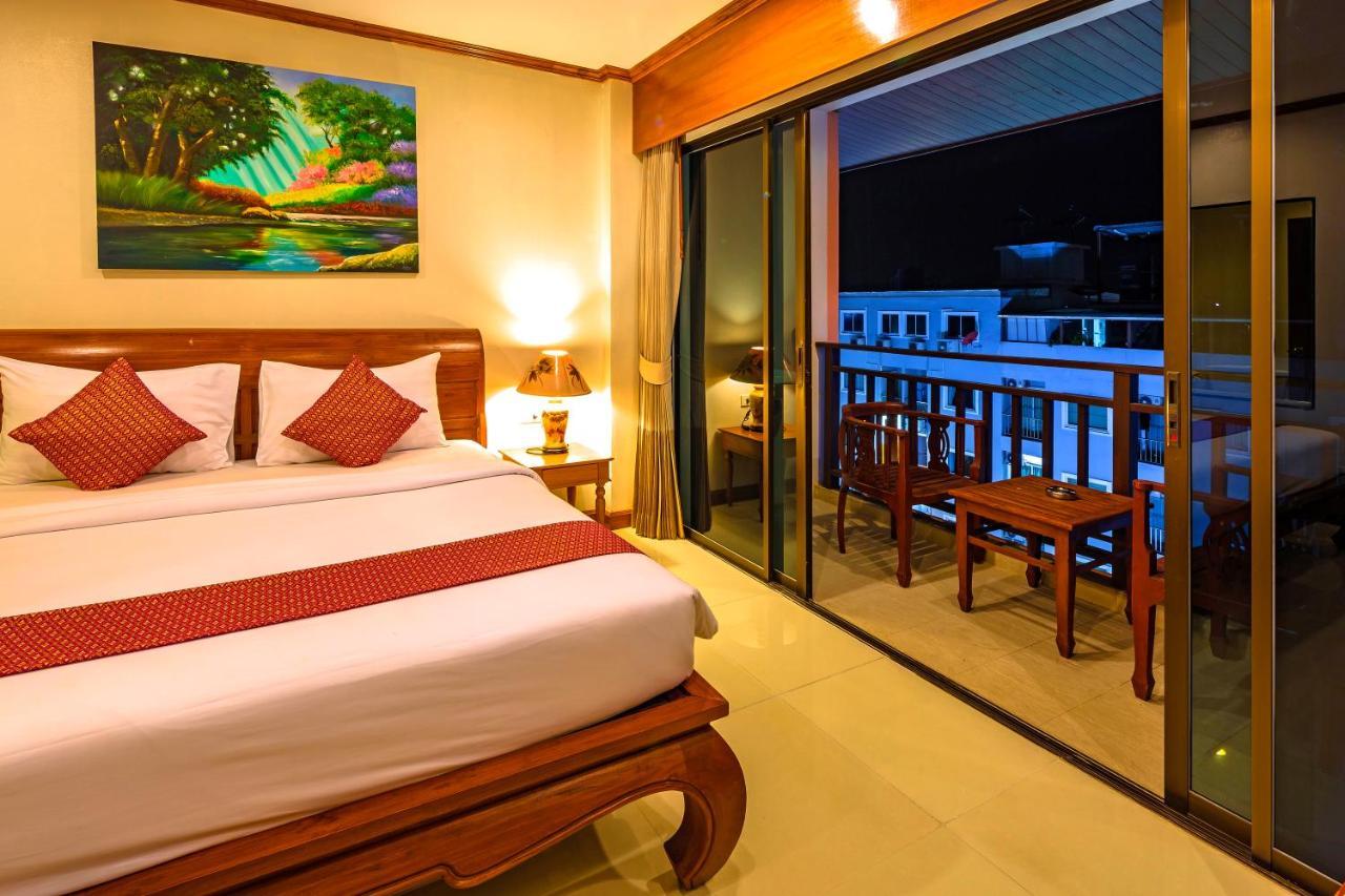 Готель Patong Heaven Екстер'єр фото