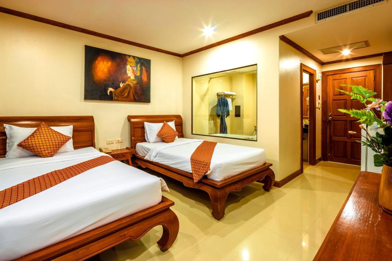 Готель Patong Heaven Екстер'єр фото