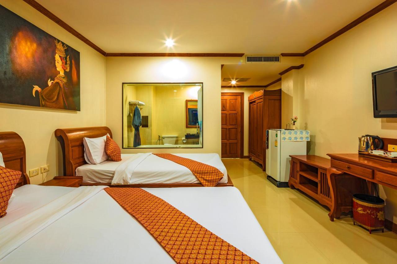 Готель Patong Heaven Екстер'єр фото