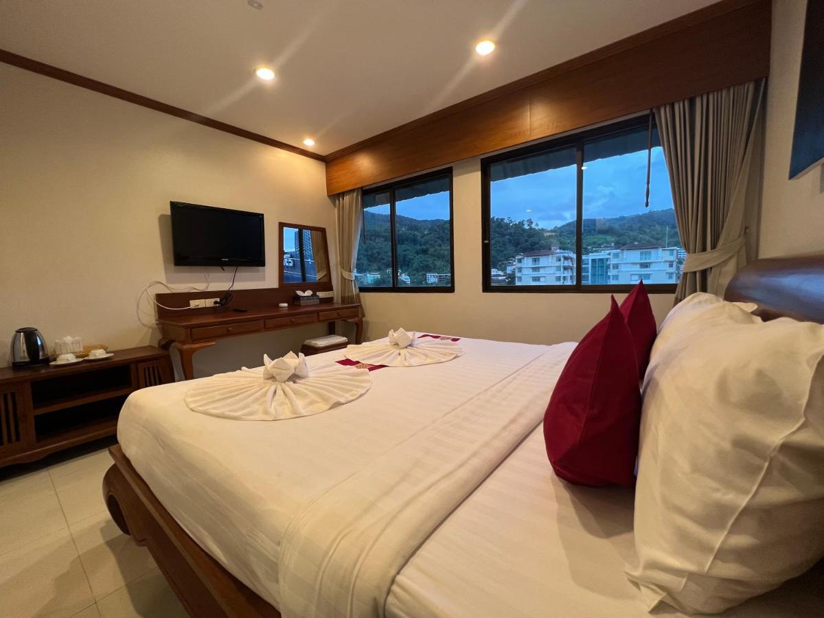 Готель Patong Heaven Екстер'єр фото