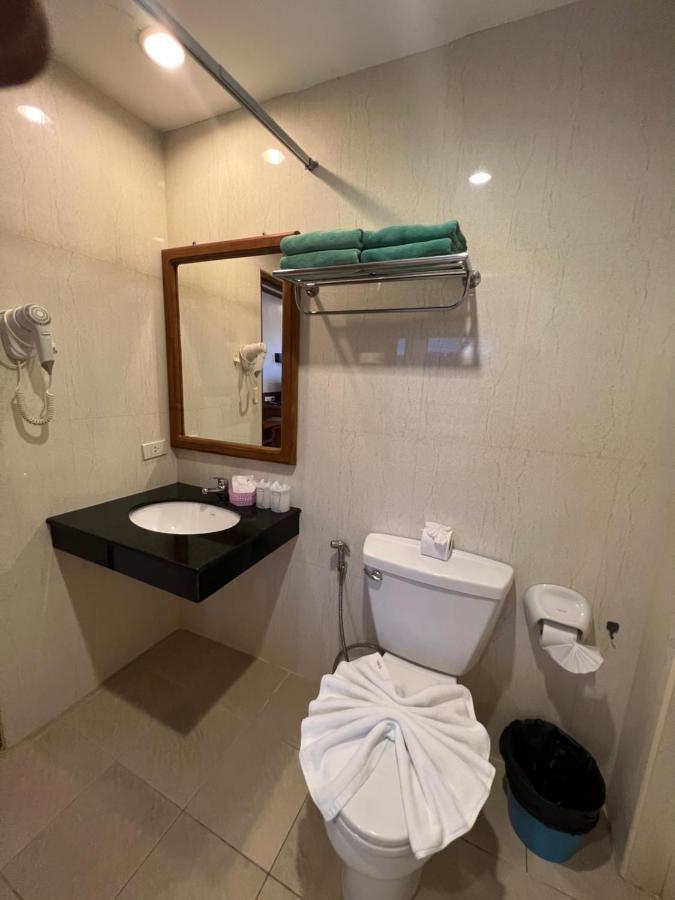 Готель Patong Heaven Екстер'єр фото