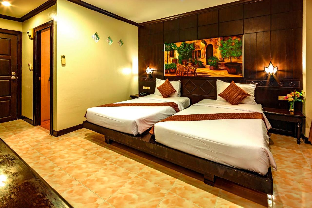 Готель Patong Heaven Екстер'єр фото