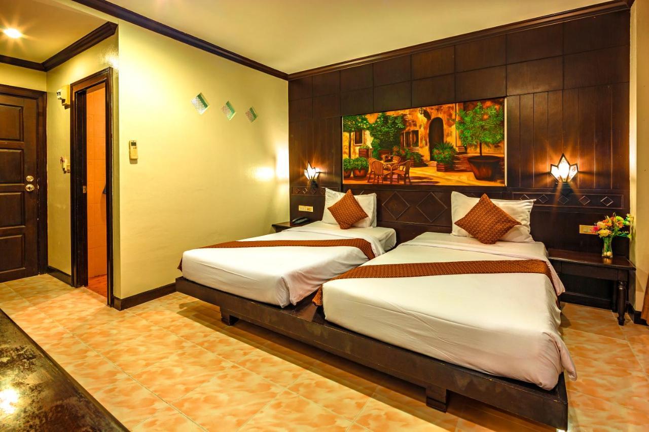 Готель Patong Heaven Екстер'єр фото