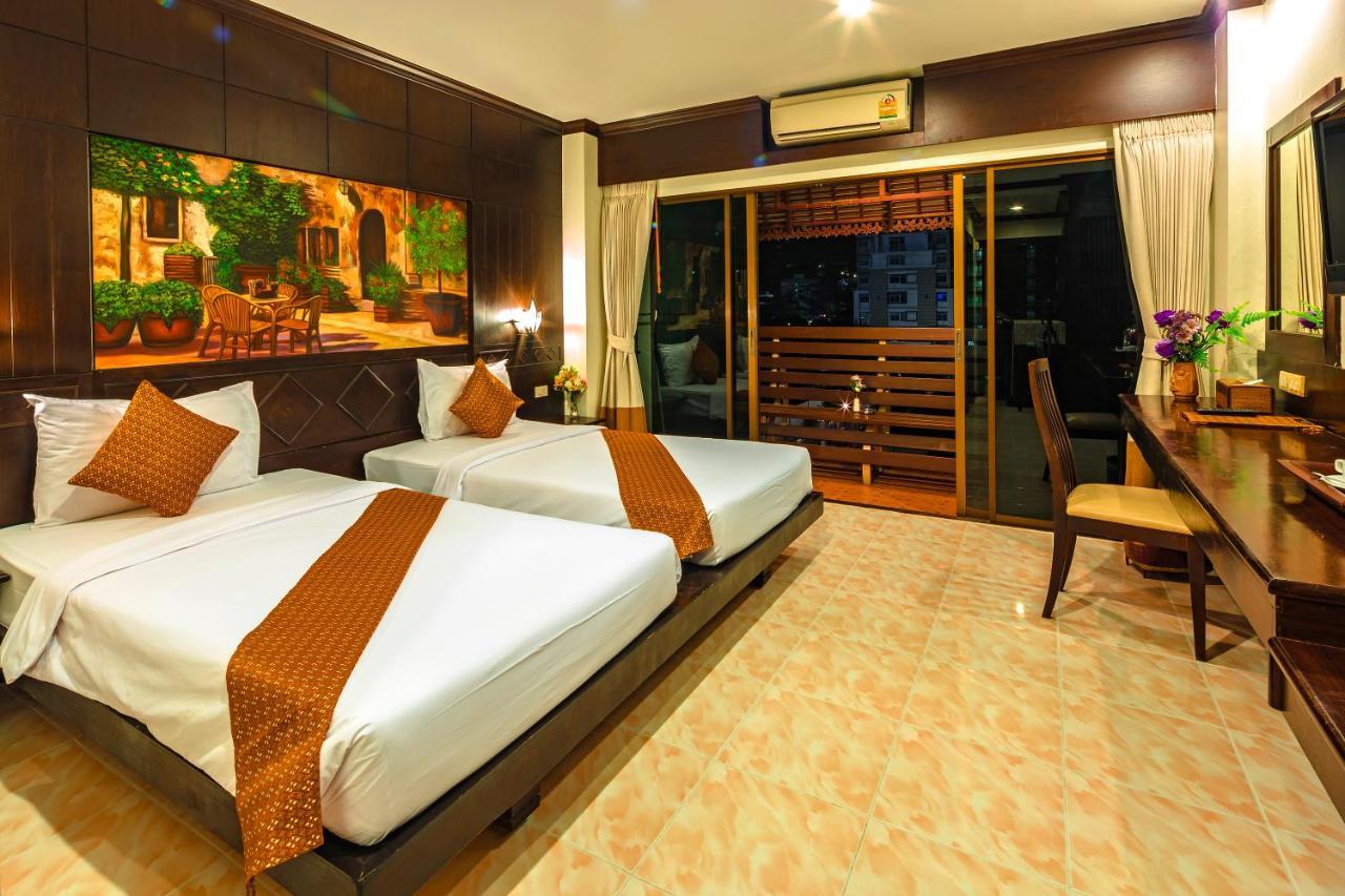 Готель Patong Heaven Екстер'єр фото