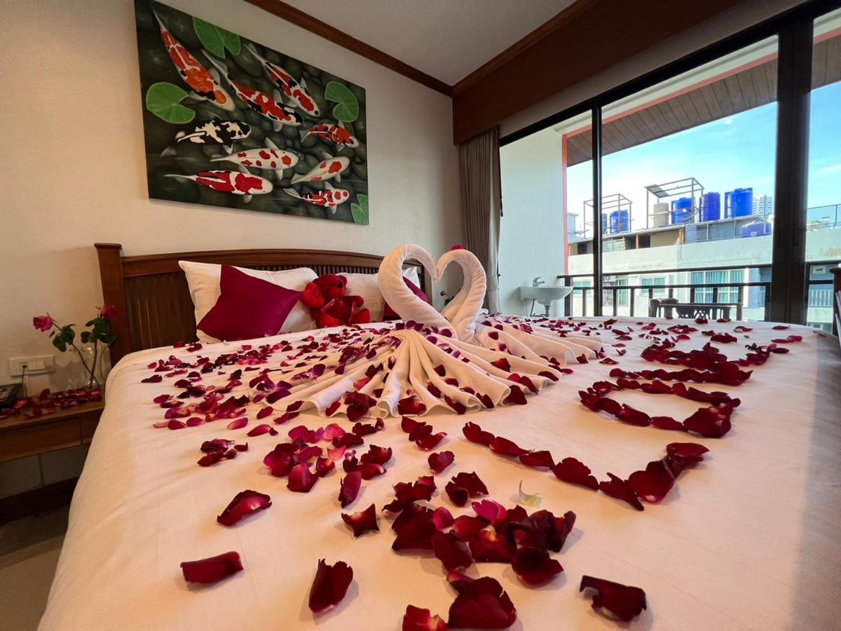 Готель Patong Heaven Екстер'єр фото