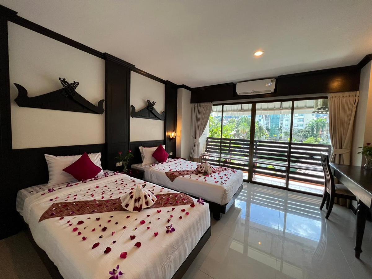Готель Patong Heaven Екстер'єр фото